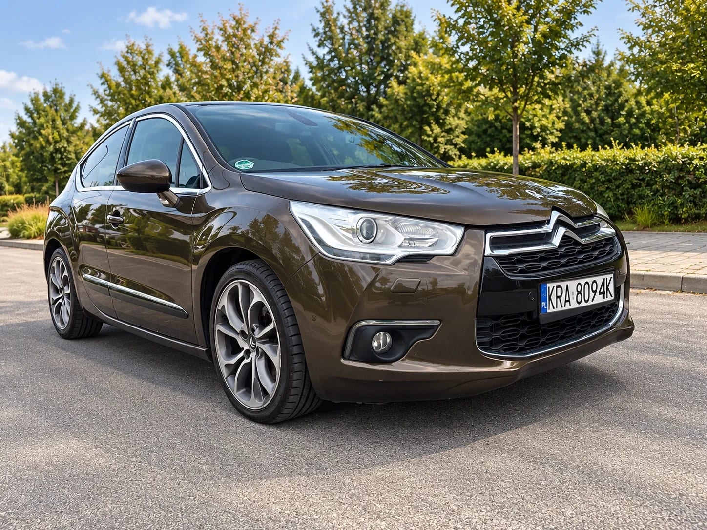 Citroën DS4 1.6 THP 200 for rent in Warsaw, front three-quarter view