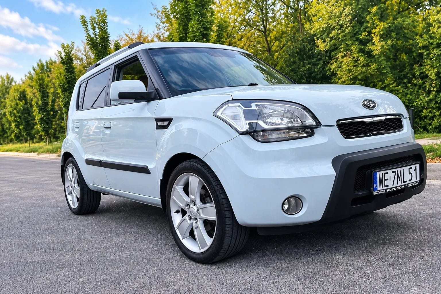 Kia Soul 1.6 CRDi for rent in Warsaw, front three-quarter view