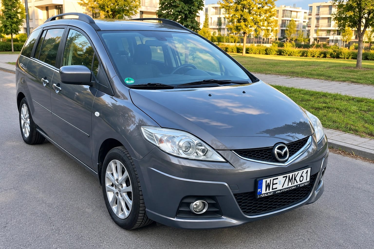 Mazda 5 1.8 MZR for rent in Warsaw, front three-quarter view