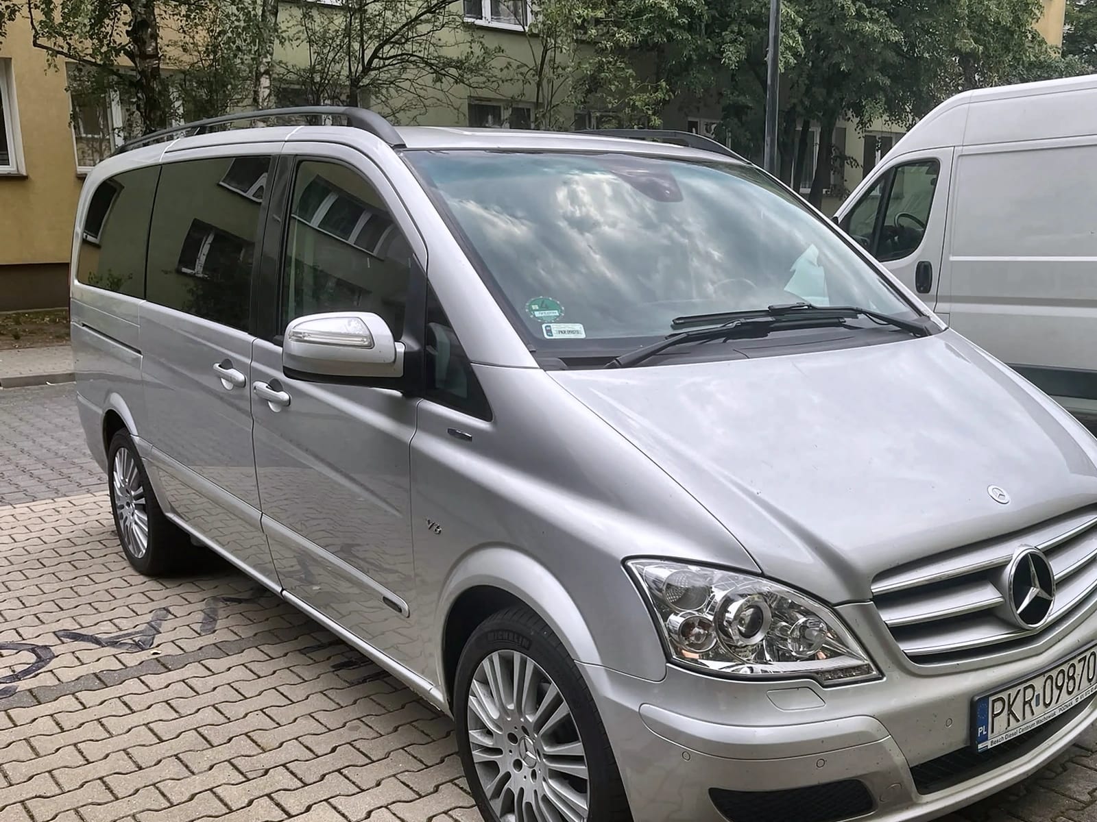 Mercedes-Benz Viano 3.0 CDI for rent in Warsaw, front three-quarter view