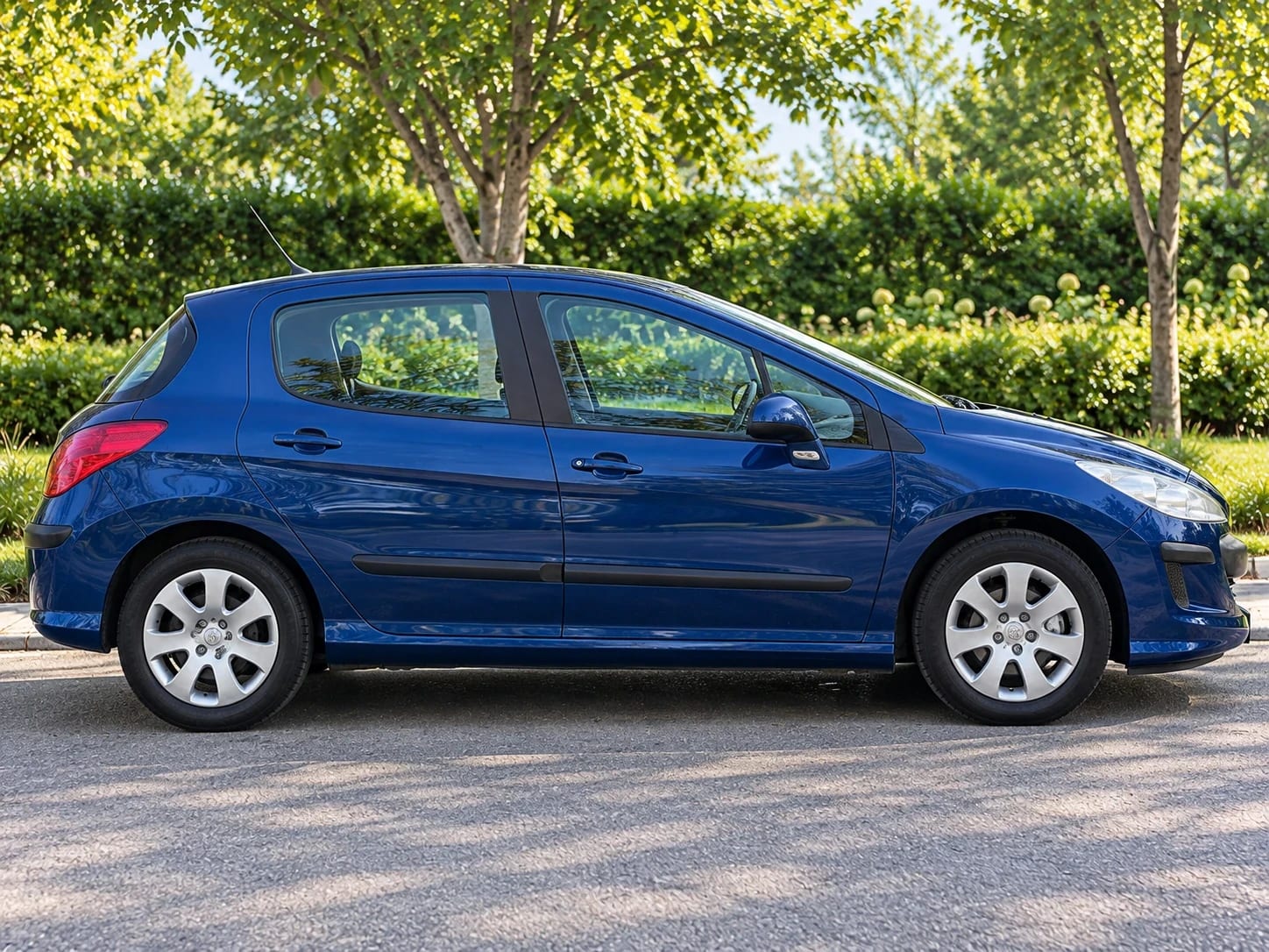 Peugeot 308 1.6 HDi for rent in Warsaw, side view